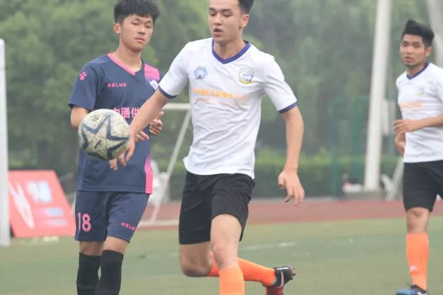 英超综合：曼联客场小胜切尔西